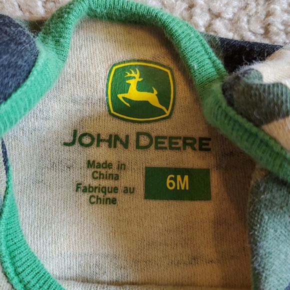 Boys John Deere bodysuit size 6 months - Picture 3 of 4